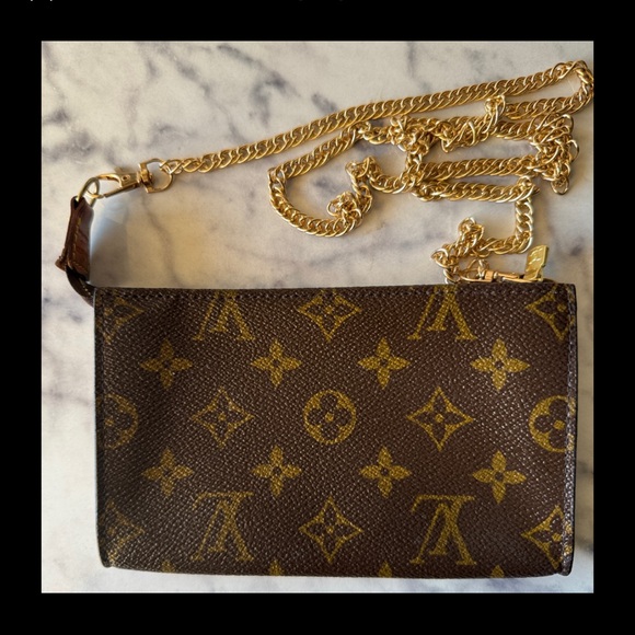 LOUIS VUITTON Pochette Women's Brown LV
Monogram Canvas Purse Pouch Crossbody - Picture 2 of 14
